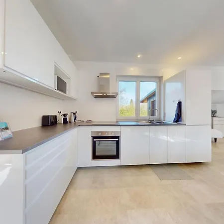 Le Avec Piscine - オベルネ