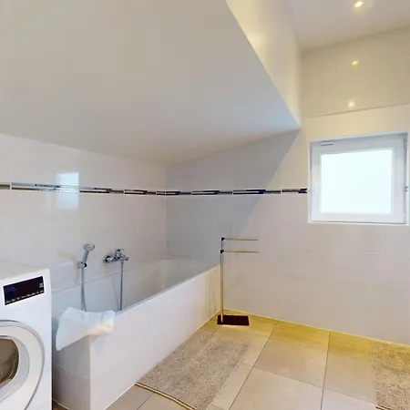 Le Avec Piscine - シャレー オベルネ