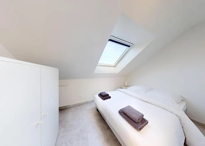 Alpesi faház Le Avec Piscine -