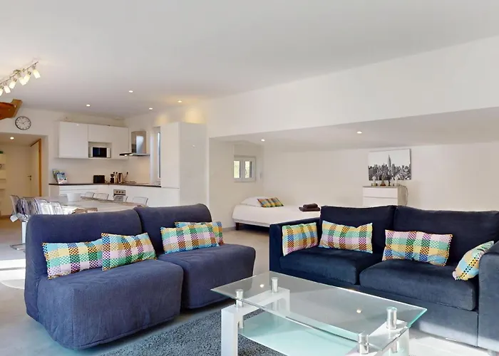 Alpesi faház Le Avec Piscine -